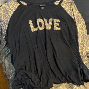Torrid size 3 3/4 sleeve top